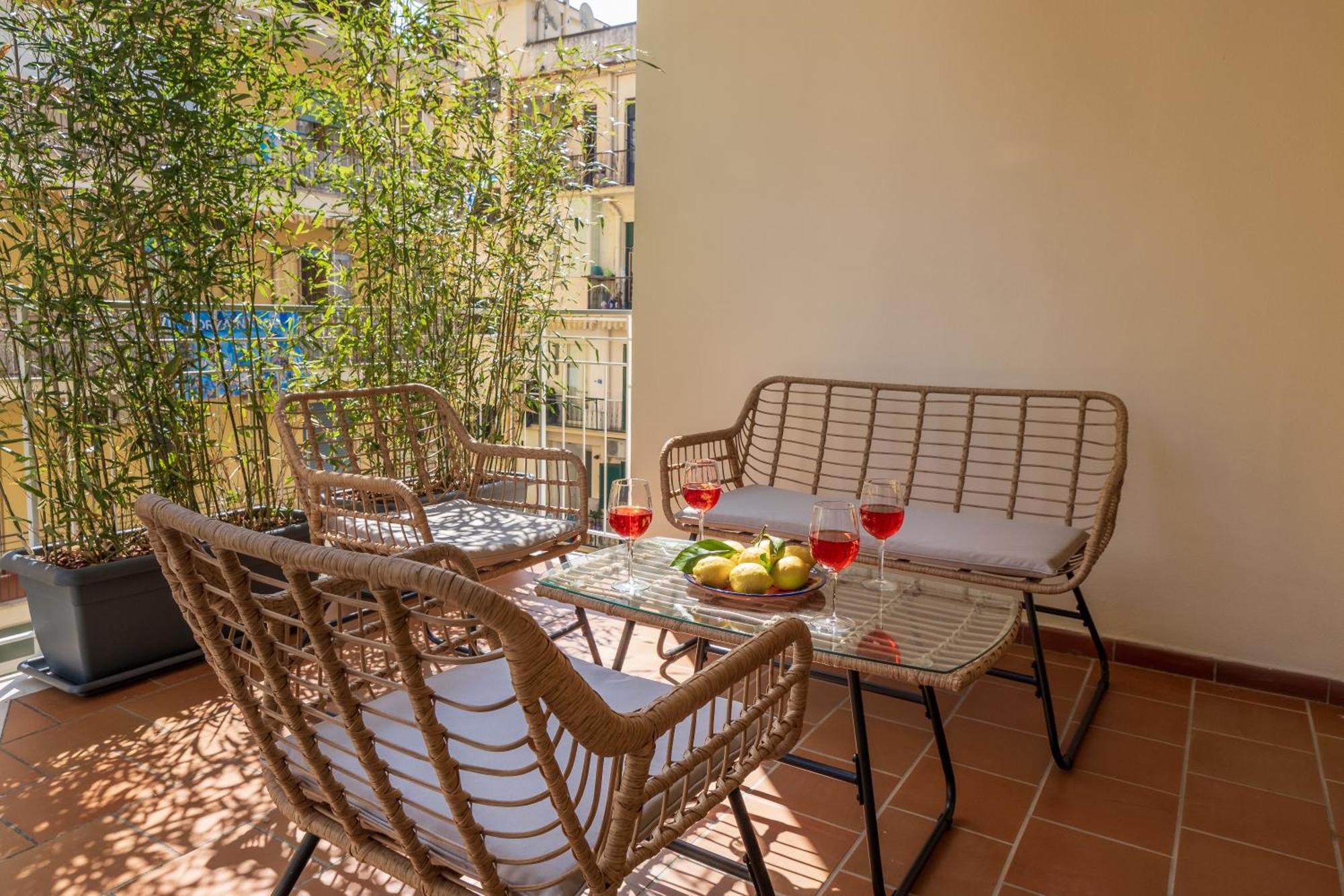 Surya House - Elegant Apartment In ซอร์เรนโต ภายนอก รูปภาพ